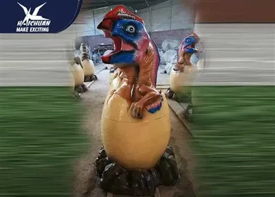 Dinossauro Quebrando Cascas